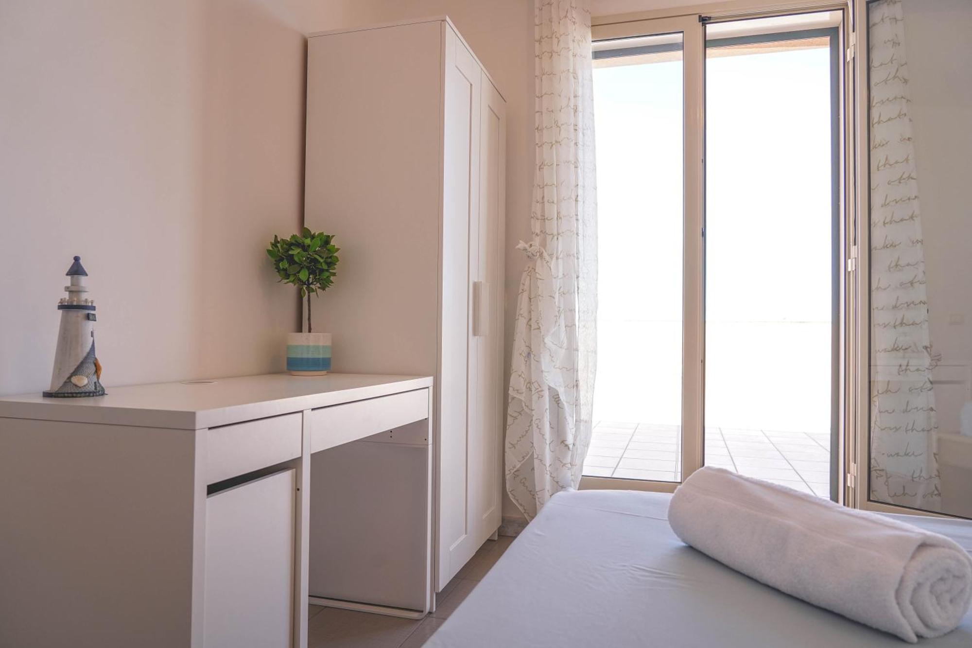 Attico Terrazza Cielomare Seaview Apartment Pozzallo Bagian luar foto