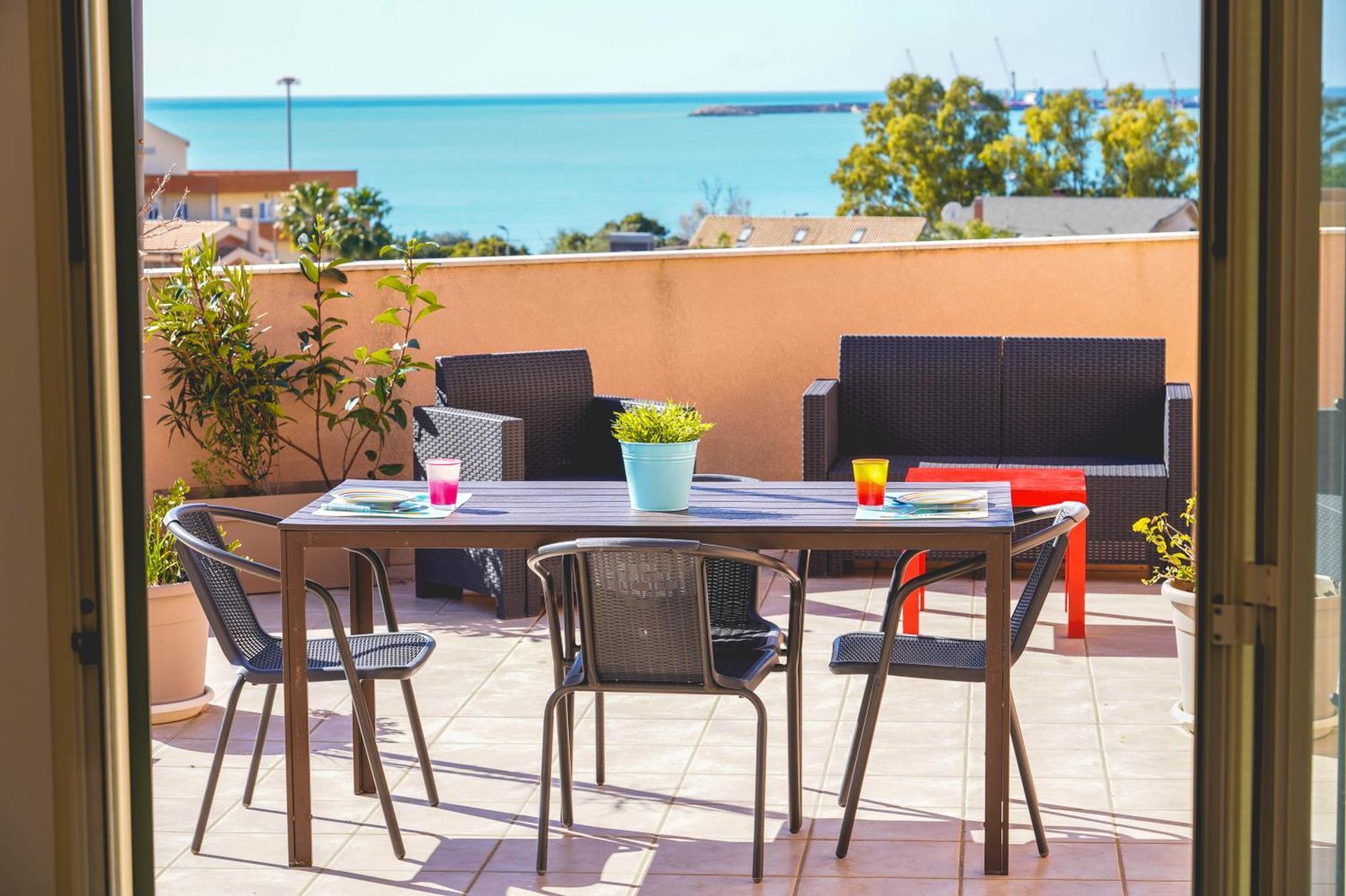 Attico Terrazza Cielomare Seaview Apartment Pozzallo Bagian luar foto